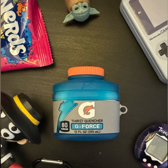 AirPods Pro case - Picture 1 of 3